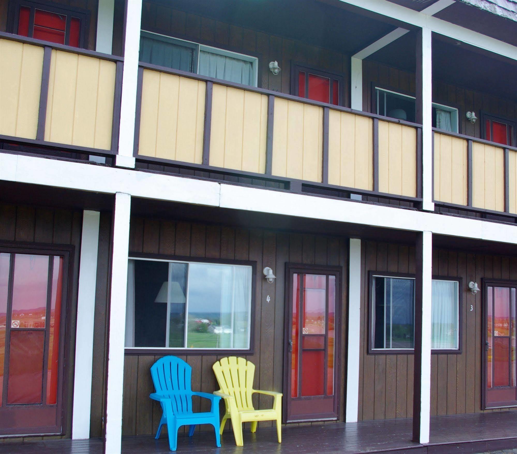 Tidal Bore Inn Truro Bagian luar foto
